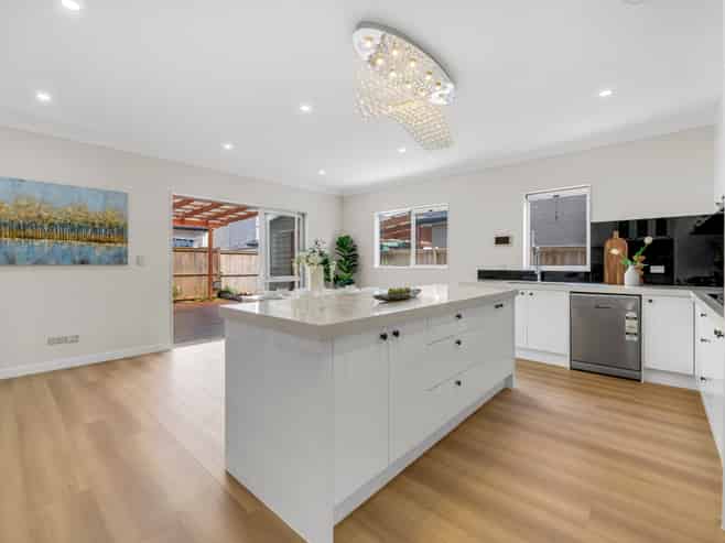 73 Rosewell Crescent, Flat Bush