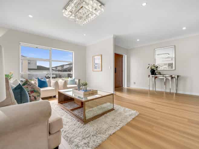 73 Rosewell Crescent, Flat Bush