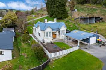 8 Iona Street, Lawrence