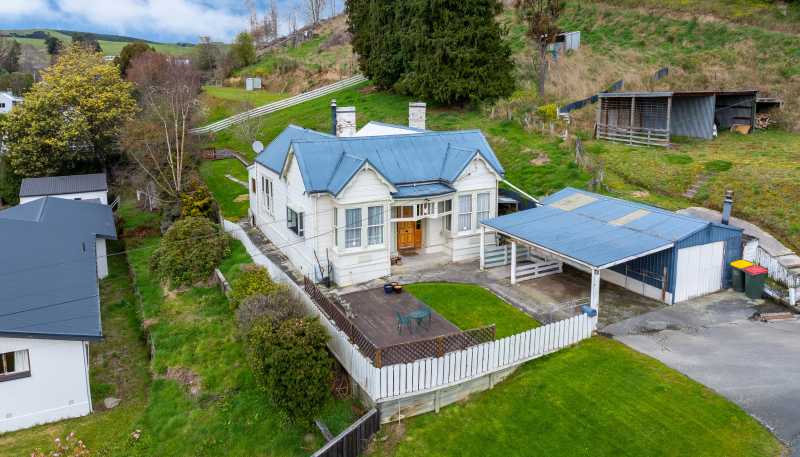 8 Iona Street, Lawrence
