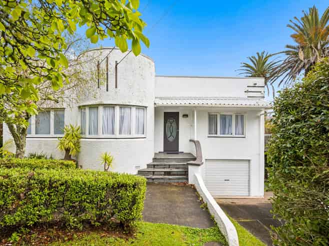 49 and 51 Nihill Crescent, Mission Bay