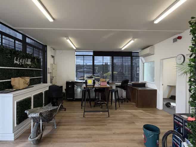 174sqm Albany industrial unit