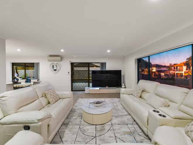 47 Peninsula Road, Mangere