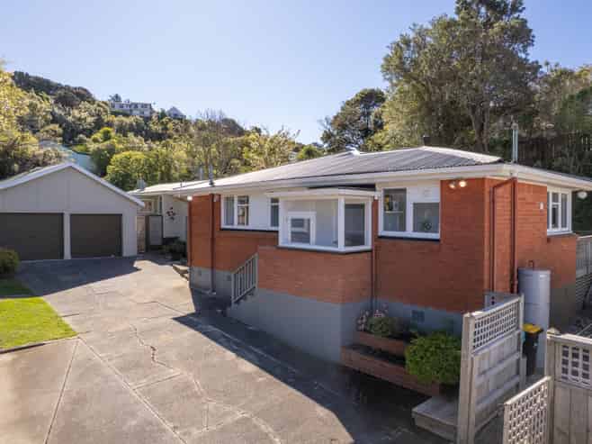 33a Bassett Road, Johnsonville