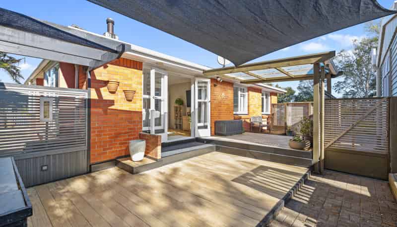 33a Bassett Road, Johnsonville