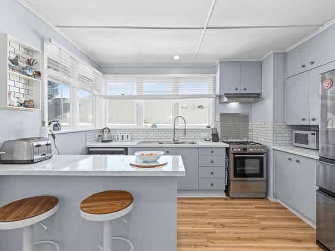 33a Bassett Road, Johnsonville