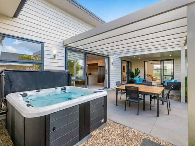 5 Karo Road, Beachlands