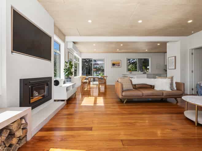 102 Rosetta Road, Raumati South