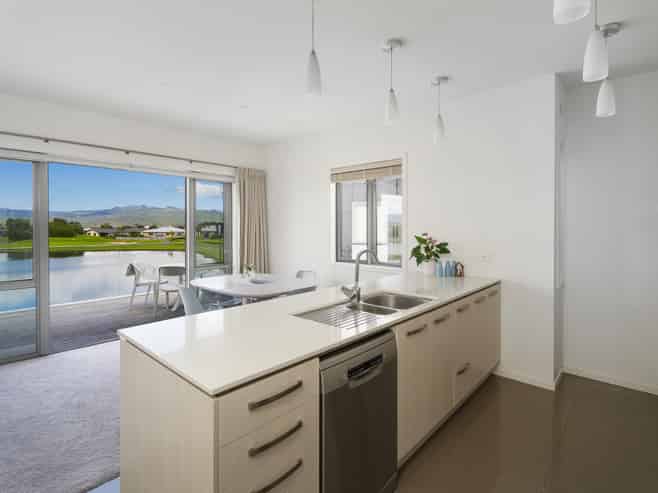 37/101 Harbour Drive, Matarangi