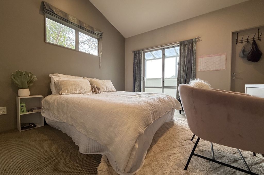 4-Bedroom home in Brooklyn 5