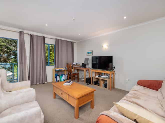 Blue Pacific Apartments - Management Business with On-Site Apartment Included
