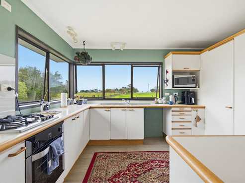140 Craig Road, Pollok
