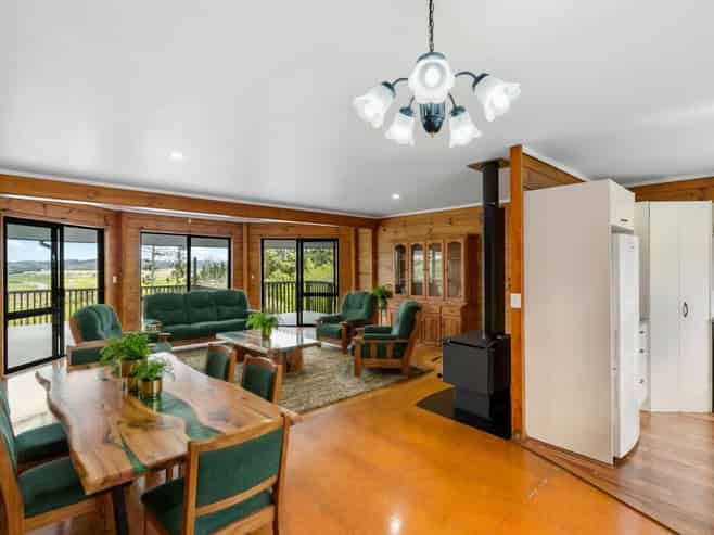 1830 East Coast Road, Stillwater