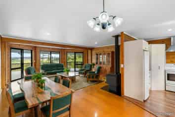 1830 East Coast Road, Stillwater