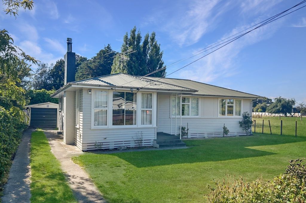 MASTERTON - 3 BEDROOMS 1