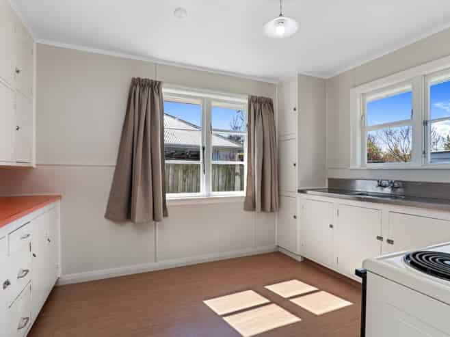 24 Oakland Street, Northcote