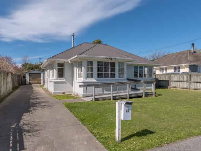 24 Oakland Street, Northcote