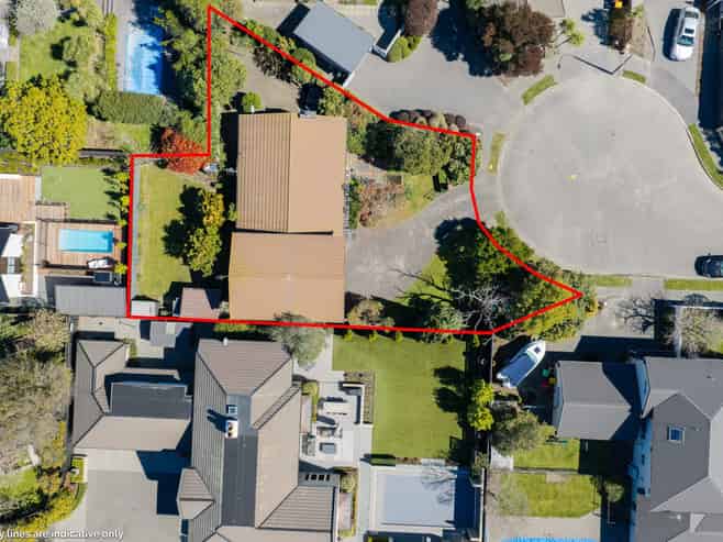 12 Ladbrokes Place, Fendalton