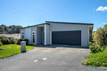 9 Ken Douglas Drive, Aotea