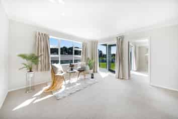 9 Ken Douglas Drive, Aotea