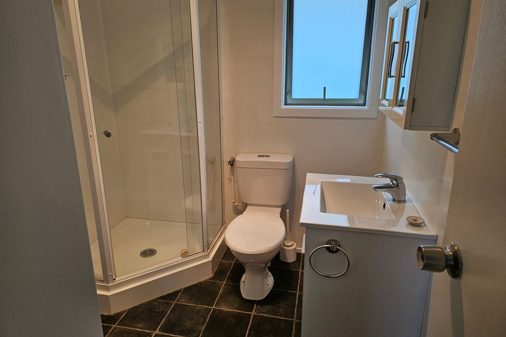 CORADINE ST, MSTN - 2 BDRMS - $470 P/W 4