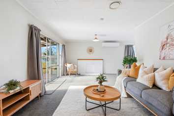 78 Alison Street, Mangakakahi