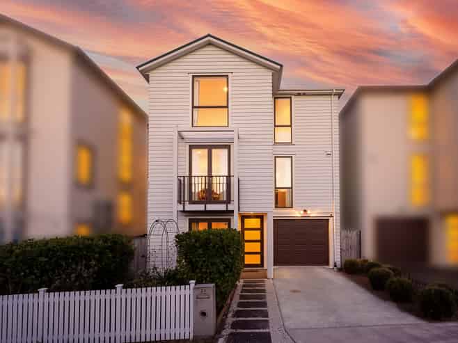 30 Stephen Avenue, Henderson