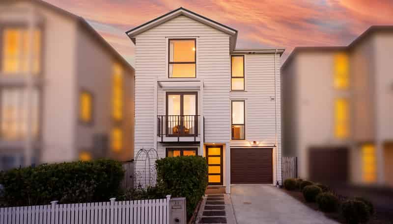 30 Stephen Avenue, Henderson