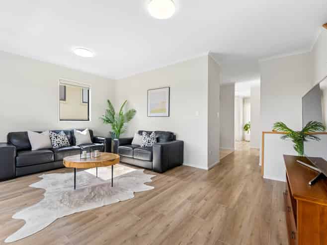 6 Ashurst Lane, Greenhithe