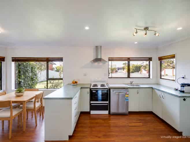 32 Roskilda Crescent, Taradale