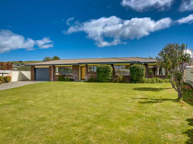 32 Roskilda Crescent, Taradale