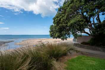 9/8 Park Rise, Campbells Bay