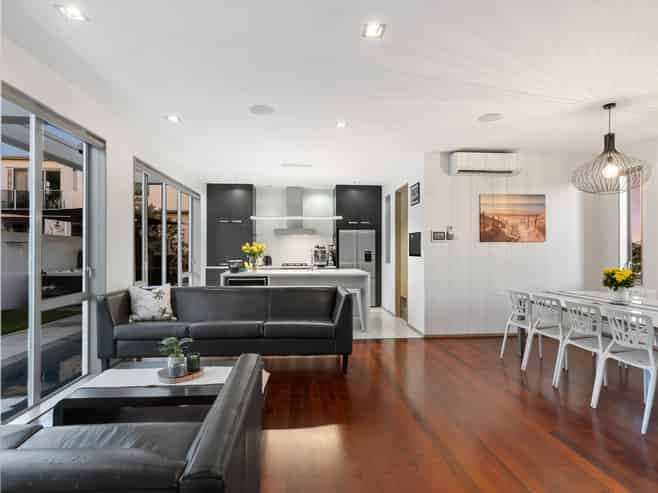 123 Beach Road, Castor Bay