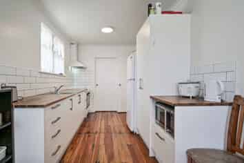 1011 Bledisloe Street, Raureka