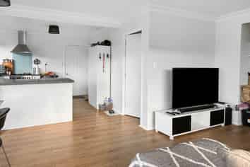 52B Hilltop Avenue, Morningside