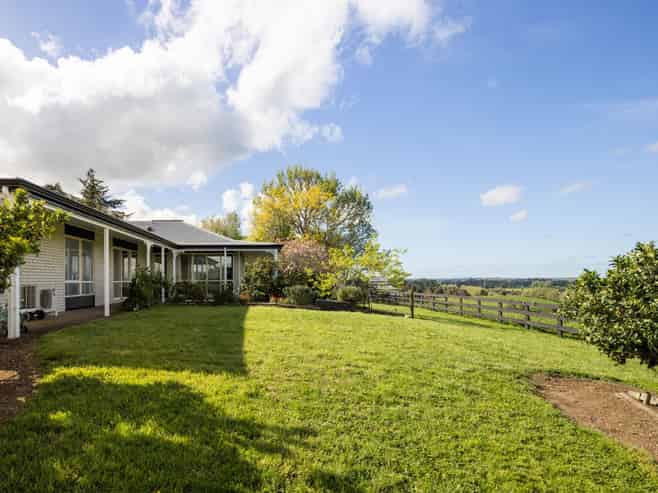 300 Grove Road , Te Pahu