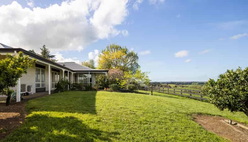 300 Grove Road , Te Pahu