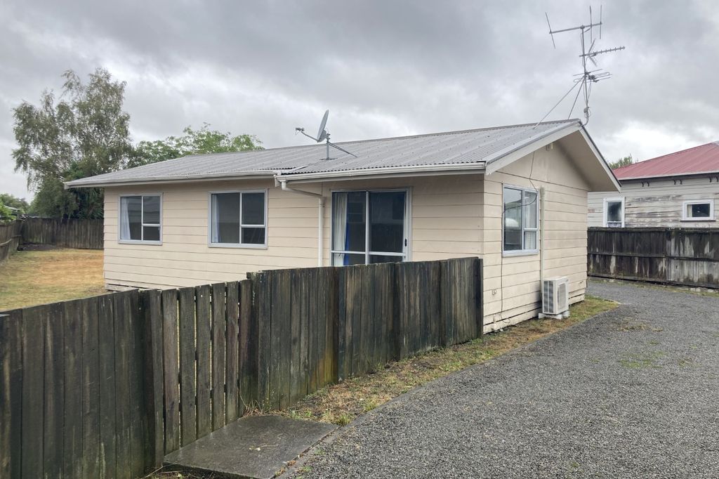 Three Bedroom in Masterton! 2