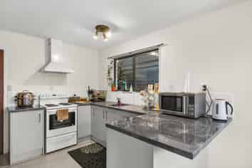 12B Grey Street, Glenholme