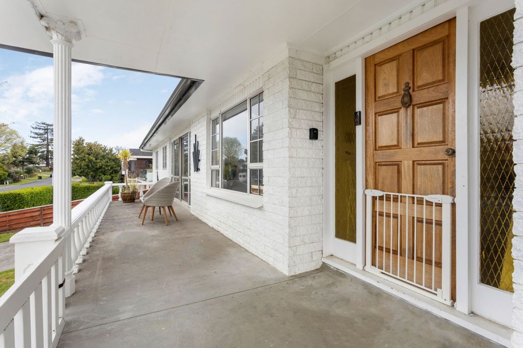 A family oasis – location, privacy, fun! 3
