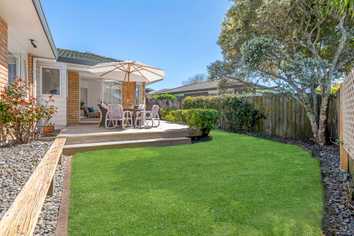 2/248 Botany Road, Botany Downs