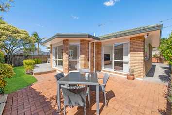 2/248 Botany Road, Botany Downs