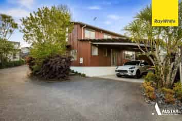 542 West Coast Road, Oratia