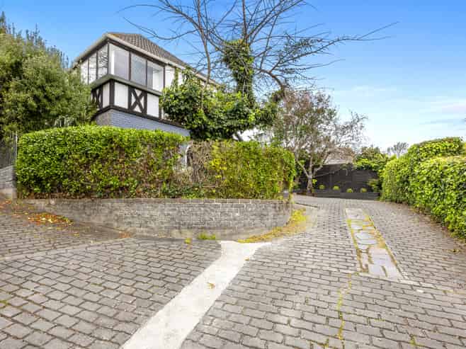 2/57b Cashmere Road, Cashmere