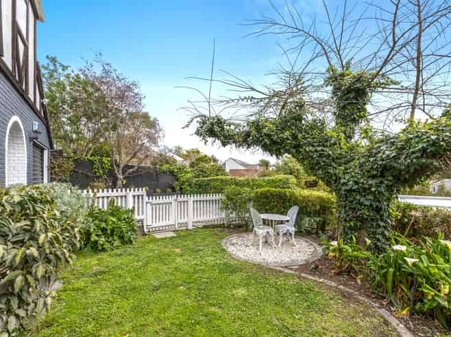 2/57b Cashmere Road, Cashmere
