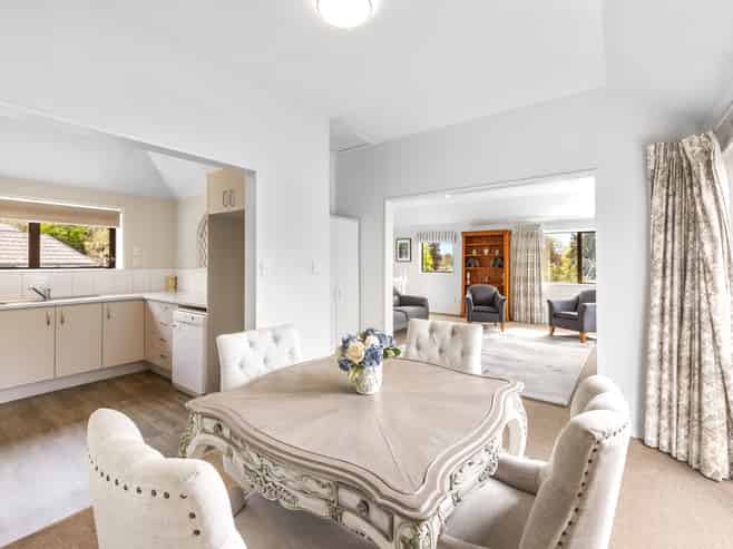 2/57b Cashmere Road, Cashmere