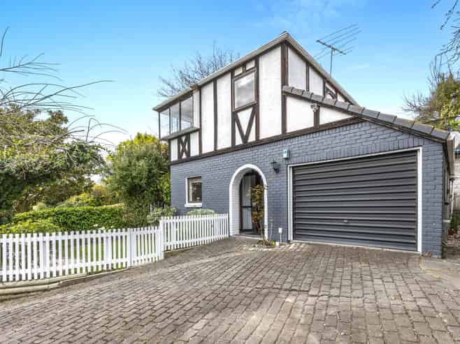 2/57b Cashmere Road, Cashmere