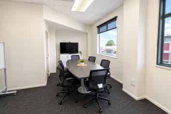 Modern Upstairs Office Space -Central Morrinsville