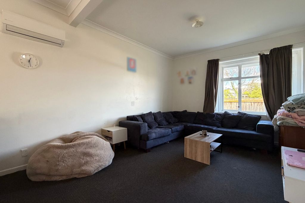 Get Your 2027 Student Flat Sorted Early! 5