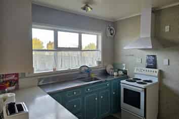 18 First treetS, Masterton